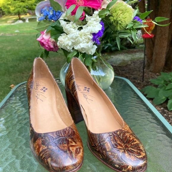 🎄NWOT Patricia Nash Anita Pumps🎄 - Picture 2 of 6